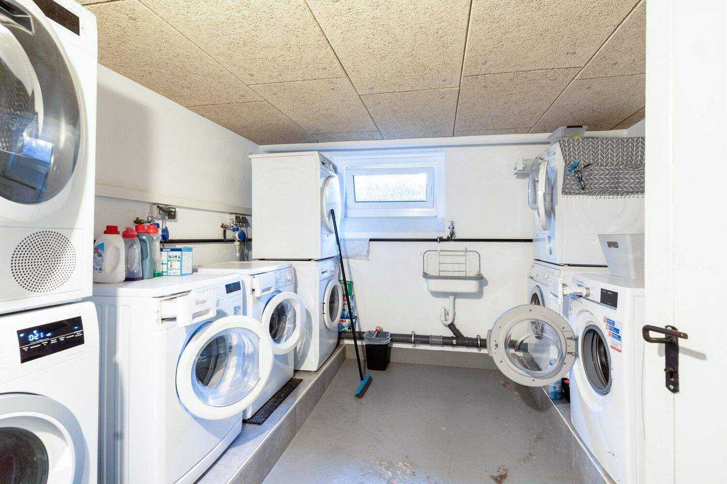 Bielefeld-Mitte: 7 WE Mehrfamilienhaus | KfW 70 | Personenaufzug | 4 Garagen & 3 Stellplätze – Bielefeld – Vorschaubild 8