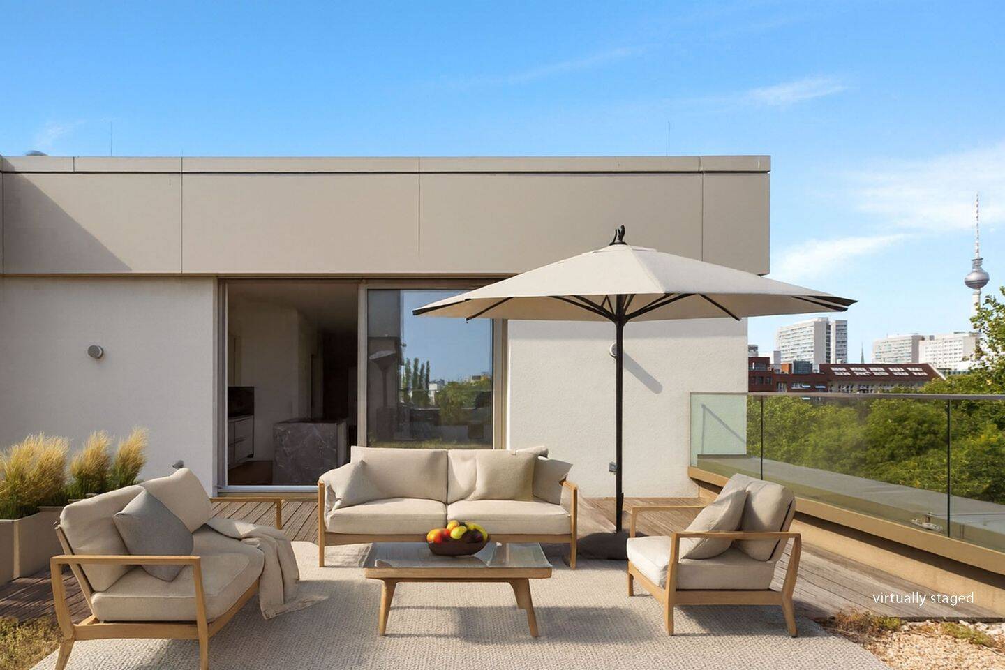 Modernes Penthouse mit Weitblick – XXL-Traumterrasse, Kamin & Blick auf den Fernsehturm – Berlin – Bild 1 von 9