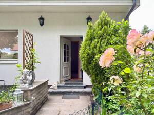 Freistehendes Einfamilienhaus mit Südterrasse und Garage in begehrter Wohnlage von Berlin-Mariendorf – 12107 Berlin – Vorschaubild 2