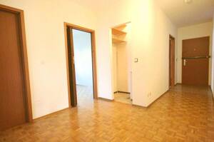 helle, großzügig geschnittene 3-Zimmer-Mietwohnung mit Einbauküche, großer Loggia und Garage in ruhiger und beliebter Wohnlage von LU-Oggersheim – 67071 Ludwigshafen am Rhein – Vorschaubild 8