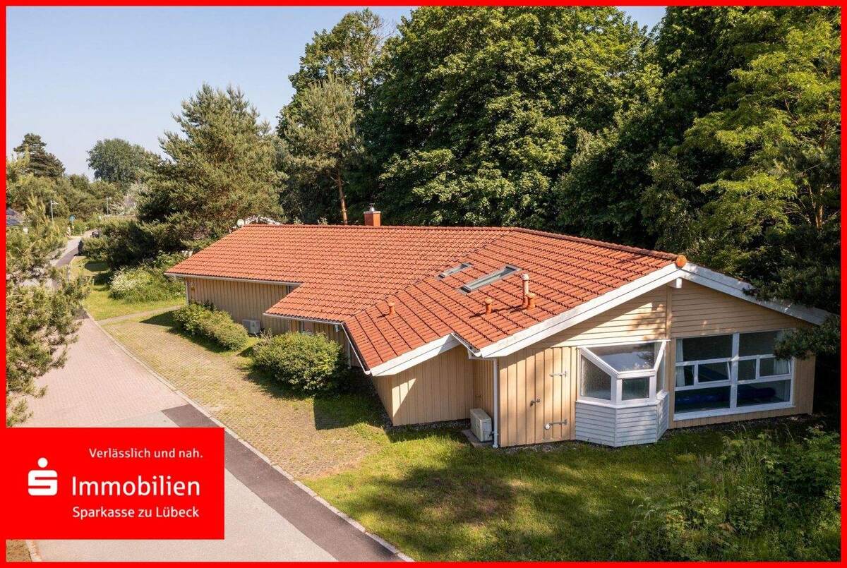 modernisiertes Ferienhaus mit Pool in Strandlage – 23570 Lübeck – Bild 1 von 9