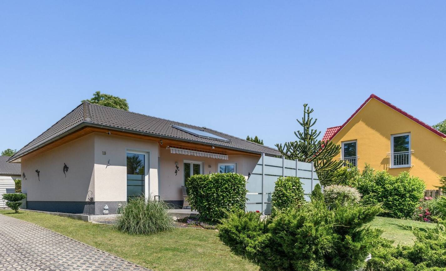 Eleganter Bungalow für die kleine Familie – Berlin – Bild 1 von 9