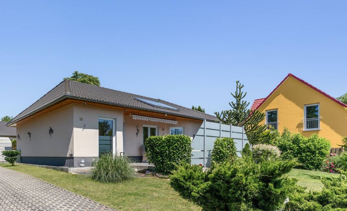 Eleganter Bungalow für die kleine Familie – 12526 Berlin – Bild 1 von 9