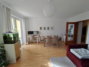 Sehr gepflegte 2-Zimmer-Wohnung mit Loggia und PKW-Stellplatz – 91056 Erlangen – Vorschaubild 5
