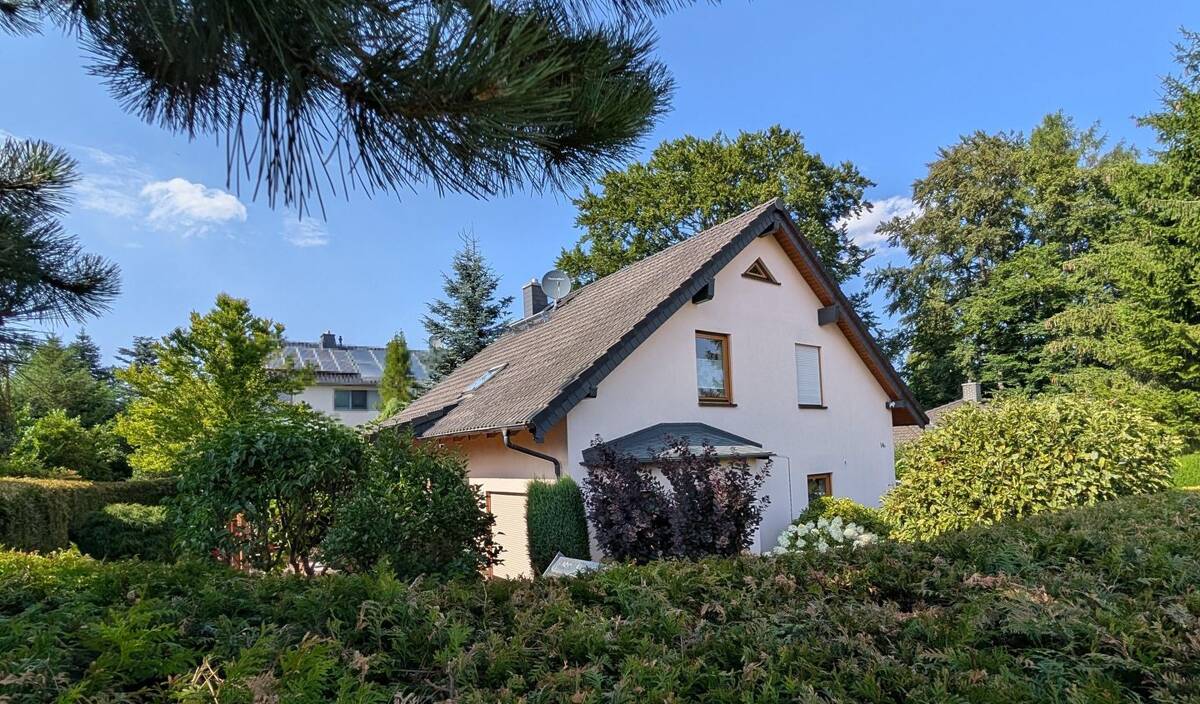 Ein Zuhause mit Herz - Äußerst gepflegtes Einfamilienhaus in beliebter Chemnitzer Wohnlage – 9127 Chemnitz – Bild 1 von 9
