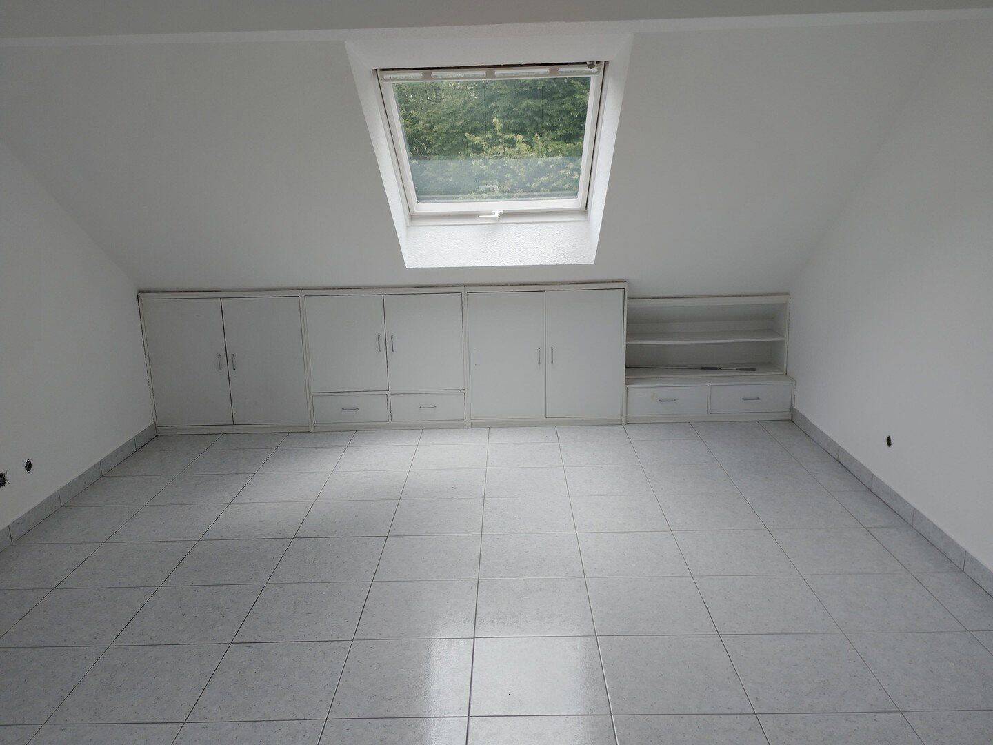NEU: Attraktive, 2-Zimmer-DG-Wohnung in Herne-Mitte im 3-FH mit Fußbodenheizung – Herne – Vorschaubild 2