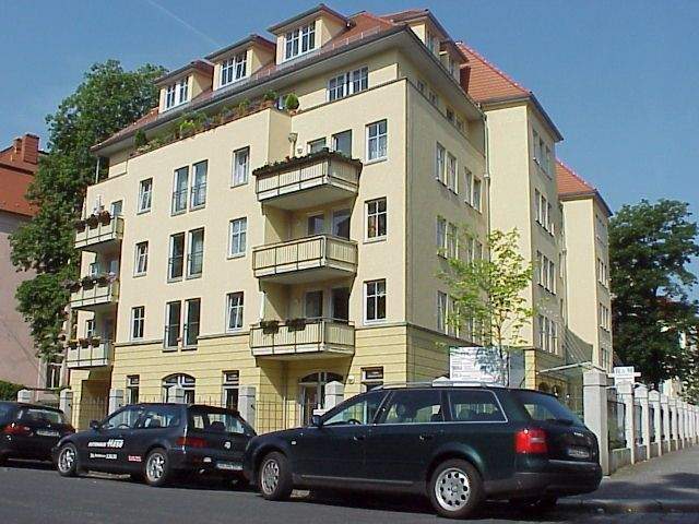 Charmante 2-Zimmer-DG-Wohnung in beliebter Lage von Striesen!