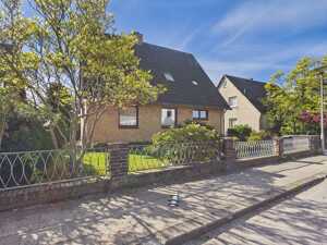 Gepflegtes Einfamilienhaus mit großem Garten, Balkon, Terrasse, Garage inkl. Ausbaureserve in Lübeck – 23569 Lübeck – Vorschaubild 6