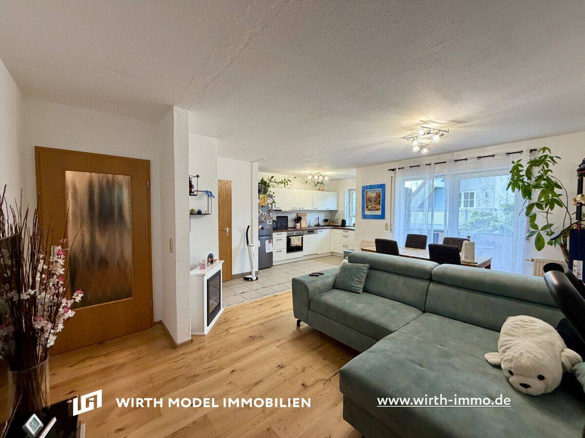Schöne-Drei-Zimmer-Wohnung mit Balkon und Stellplatz in Bergrheinfeld – Bergrheinfeld – Vorschaubild 4