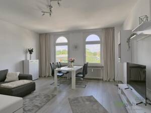 (EF1394_M) Kassel-Stadt: West, Erstbezug in neu möblierte Stadtwohnung mit Balkon, alles funkel-nagel-neu