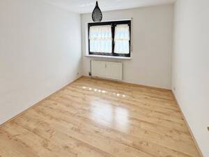 NÜRNBERG-NORD: RUHIG GELEGENE 3-ZIMMER-EG-WOHNUNG MIT GROSSER TERRASSE UND AUSSENSTELLPLATZ – 90408 Nürnberg – Vorschaubild 7