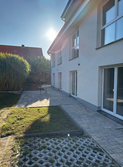 Exklusives, kernsaniertes Doppelhaus mit hoher Energieeffizienz und flexiblen Nutzungsmöglichkeiten – Lütau – Bild 1 von 9