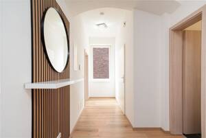 Super geschnittene 5,5-Zimmer Wohnung mit Balkon | Top-Zustand – 90763 Fürth – Vorschaubild 2