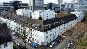 ** Südviertel; bezugsfrei; helle, gepflegte 3 Raumwohnung mit Balkon **