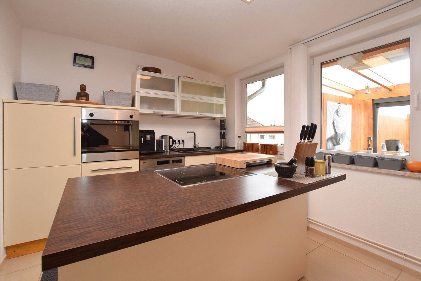 Exklusive Dachgeschosswohnung mit 34 m² Dachterrasse, Einbauküche & Stellplatz im östlichen Ringgebiet – Braunschweig – Vorschaubild 4