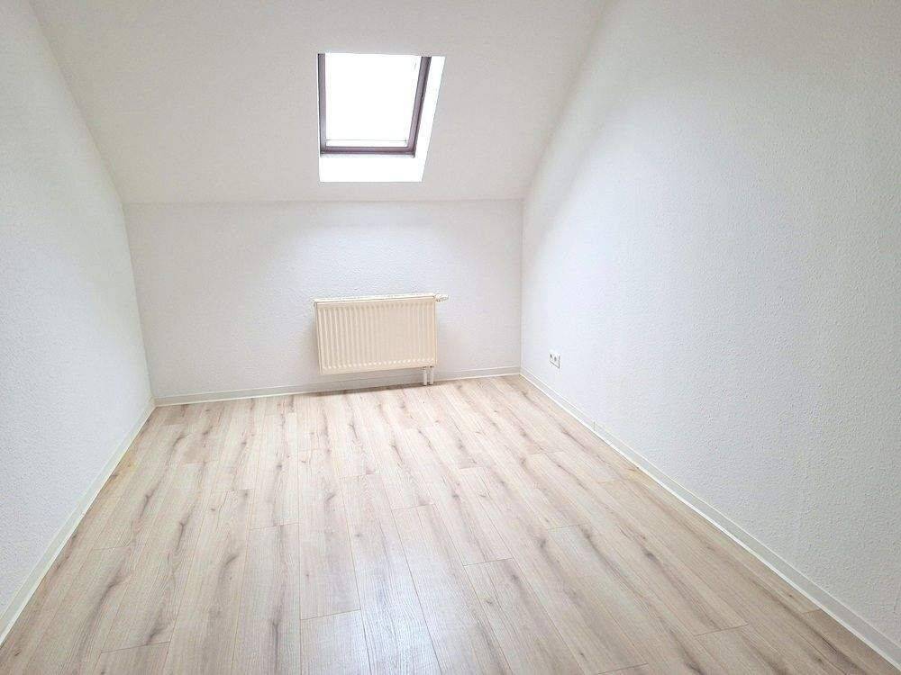 !! 3-Zimmer-Dachgeschosswohnung in ruhiger Lage !! – Chemnitz – Vorschaubild 3