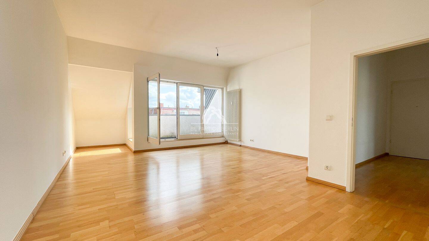 DACHGESCHOSSWOHNUNG MIT BALKON | PROVISIONSFREI – Berlin – Bild 1 von 9