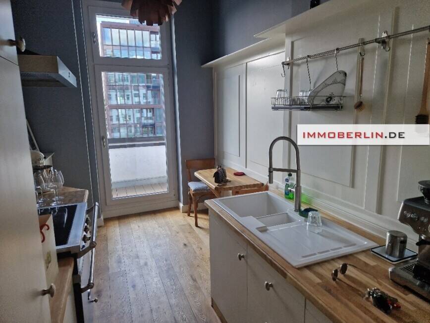 IMMOBERLIN.DE - Ersteinzug nach Sanierung: Sehr charmante Altbauwohnung mit Südbalkon & Lift – Berlin – Vorschaubild 5