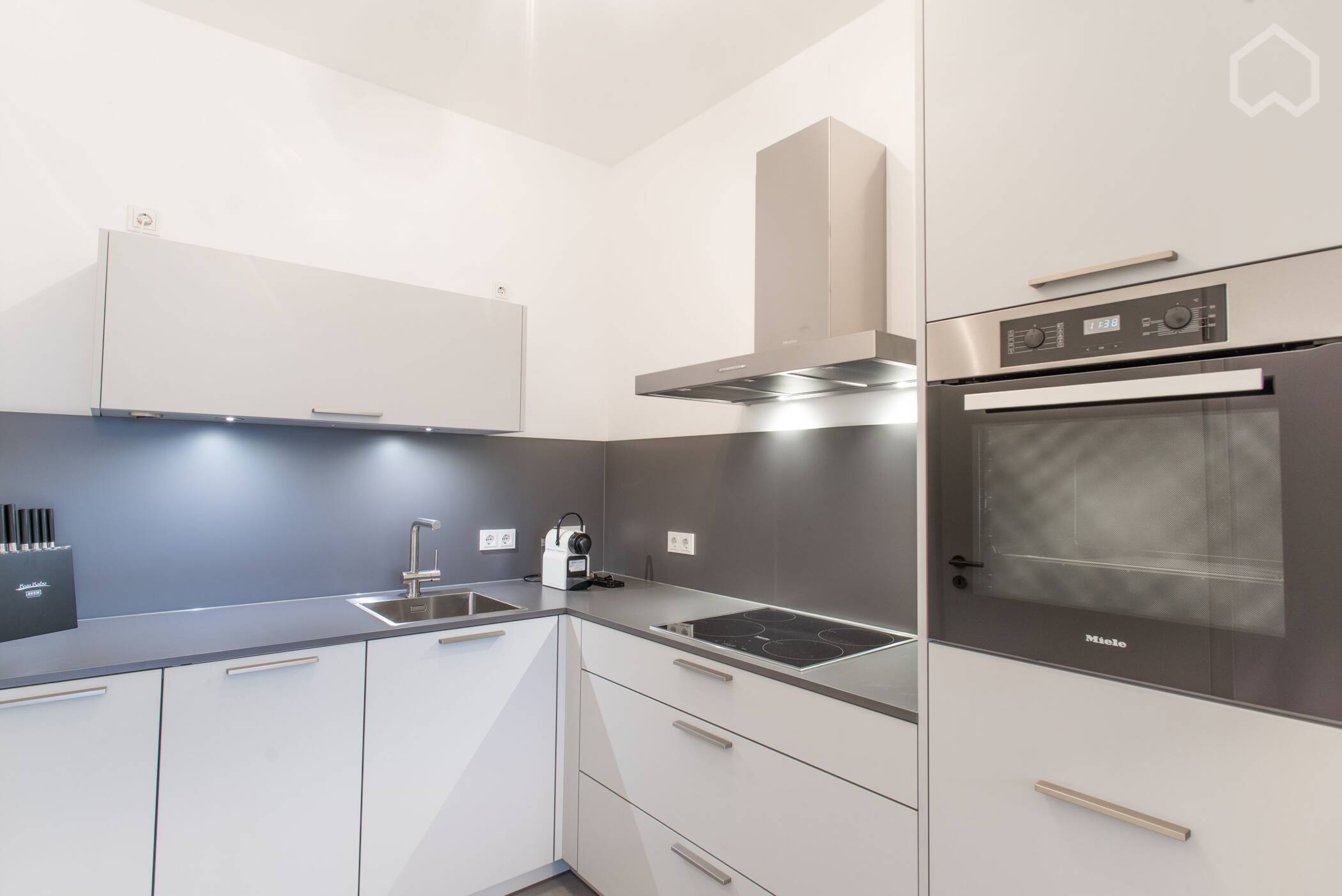 Designwohnung mit Concierge service direkt am Kanal +5min Hbf – Berlin – Vorschaubild 8
