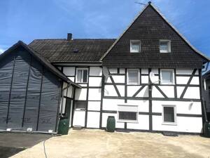 Sanierungsbedürftiges 2-Parteien-Fachwerkhaus – 51381 Leverkusen – Vorschaubild 2