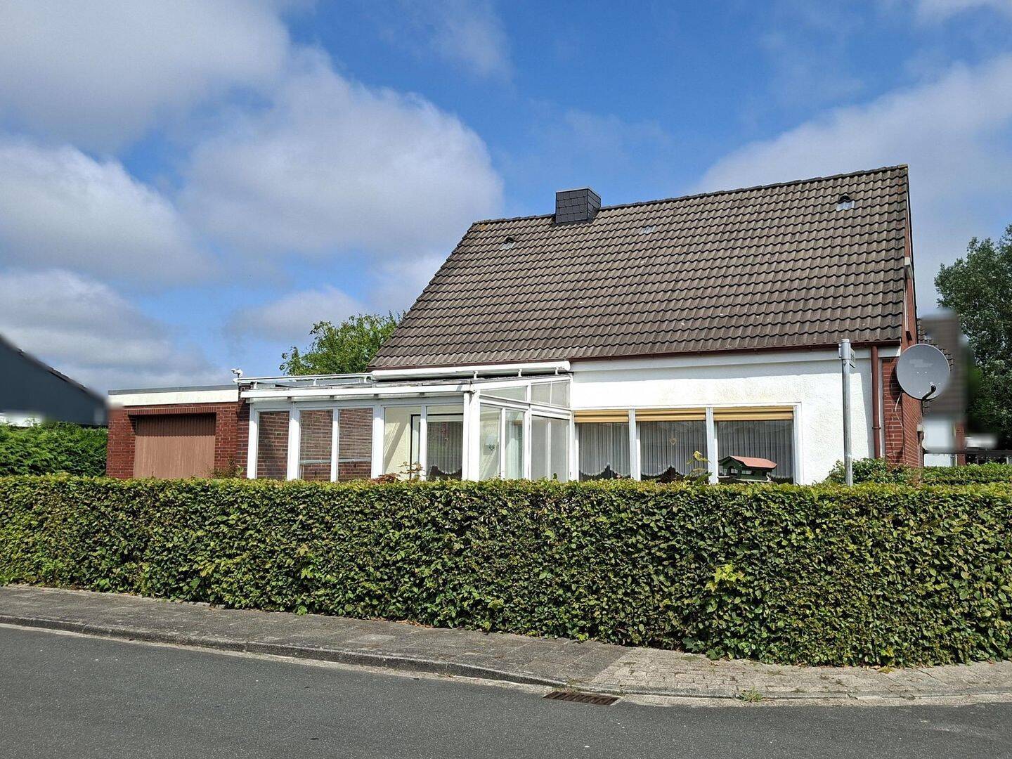 Einfamilienhaus in ruhiger Lage - Wintergarten - 2 Badezimmer - 3 Garagen - 3 Stellplätze – Schortens – Vorschaubild 3