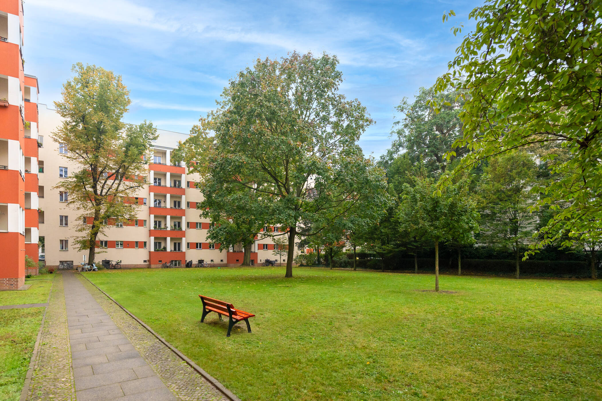 Frei ab sofort: Bezugsfreie 2-Zimmerwohnung mit Balkon & Wannenbad – Berlin – Vorschaubild 3