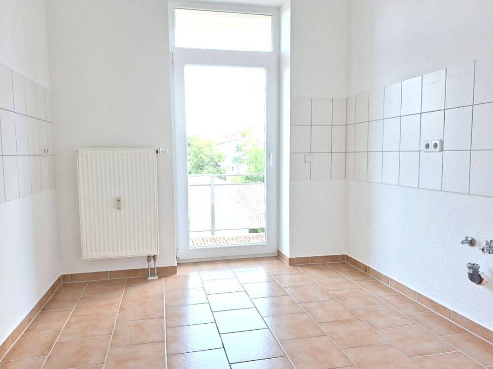 !! 2-Zimmer-Wohnung mit Balkon und PKW-Stellplatz im Lutherviertel !! – Chemnitz – Vorschaubild 3