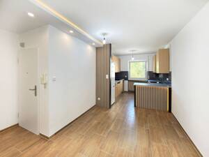 Frisch renovierte 3,5-Zimmer-Wohnung mit Südbalkon in innenstadtnaher Lage – 91052 Erlangen – Vorschaubild 2