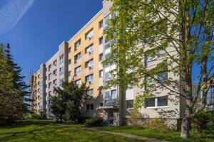 Sanierte 2 Raum-Wohnung mit Balkon!