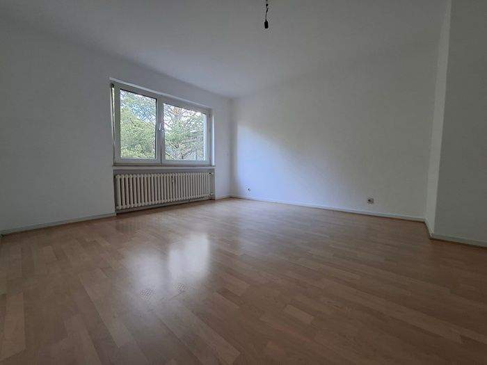 ** Ausschließlich für den 1-2 Personenhaushalt ab 45 Jahre! Helle 3 Zimmerwohnung mit Balkon in fußläufiger Entfernung zur Bonner Innenstadt** – Bonn – Vorschaubild 4