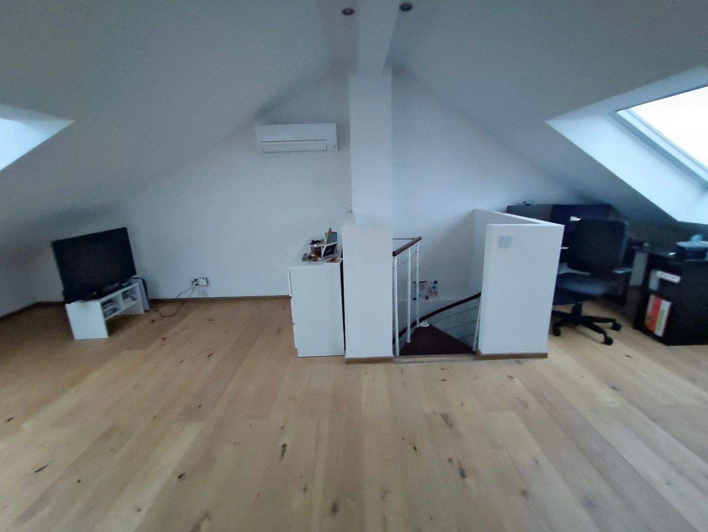 Gostenhof ! Helle chice u. moderne 2-Zi.-Maisonette-Whg. 70 m²,hochw. Einbauküche, Klimaanlage, 4.OG mit Aufzug. – Nürnberg – Vorschaubild 5