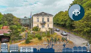 Herrschaftliches Wohnen am Falklandeck: Exklusive EG-Wohnung im neoklassizistischen Altbau-Traum nahe der Förde!