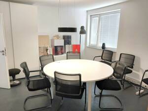 Vielseitige Immobilie: Praxis, Büro und Wohnraum mit 10 Stellplätzen in bester Lage! – 50676 Köln – Vorschaubild 2