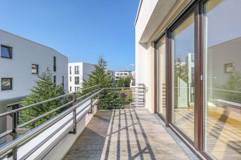 Elegante Etagenwohnung: großzügige Räume, exklusive Küche und sonniger Balkon zum Wohlfühlen