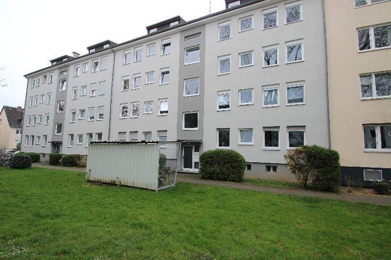 Modernisierte gepflegte Eigentumswohnung 71m² 3 Zimmer Küche Diele Bad Loggia Granitfußboden Parkett