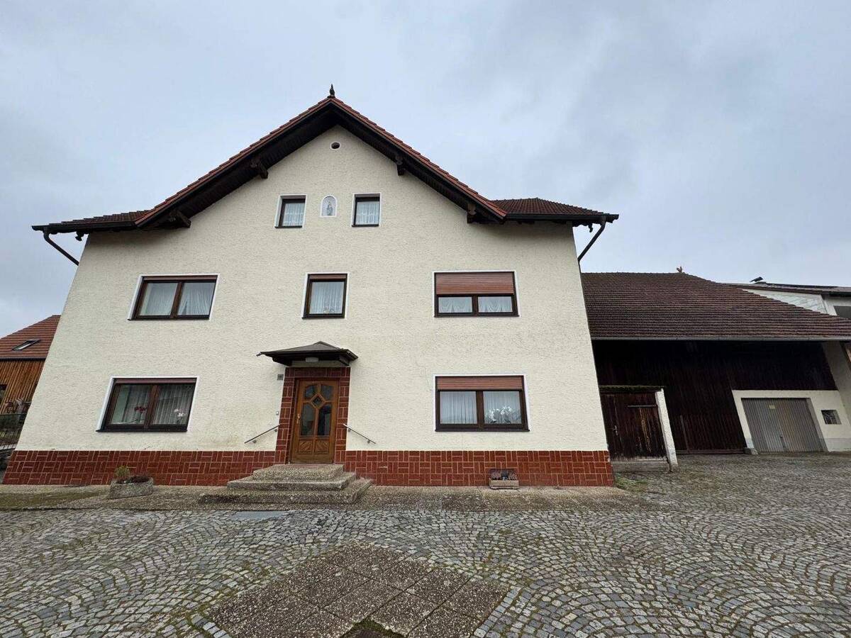 Rgbg-Kneiting: großes EFH modernisieren oder 7 neue Häuser bauen – 93049 Regensburg – Bild 1 von 9