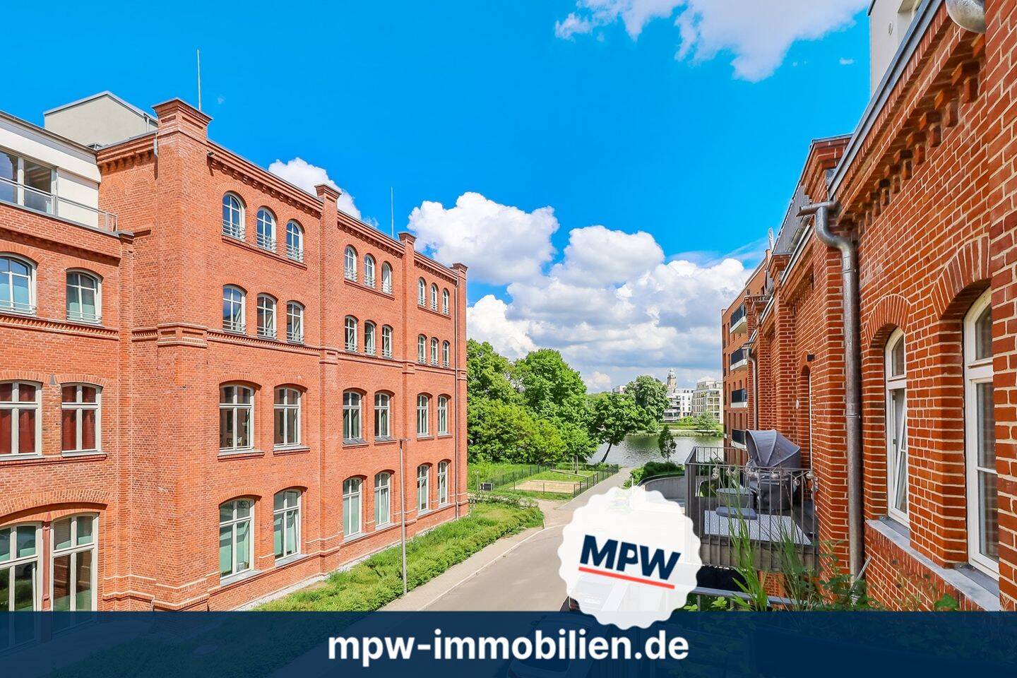 Galerie-Loft mit Spreeblick: Zwei Bäder und jede Menge Wow