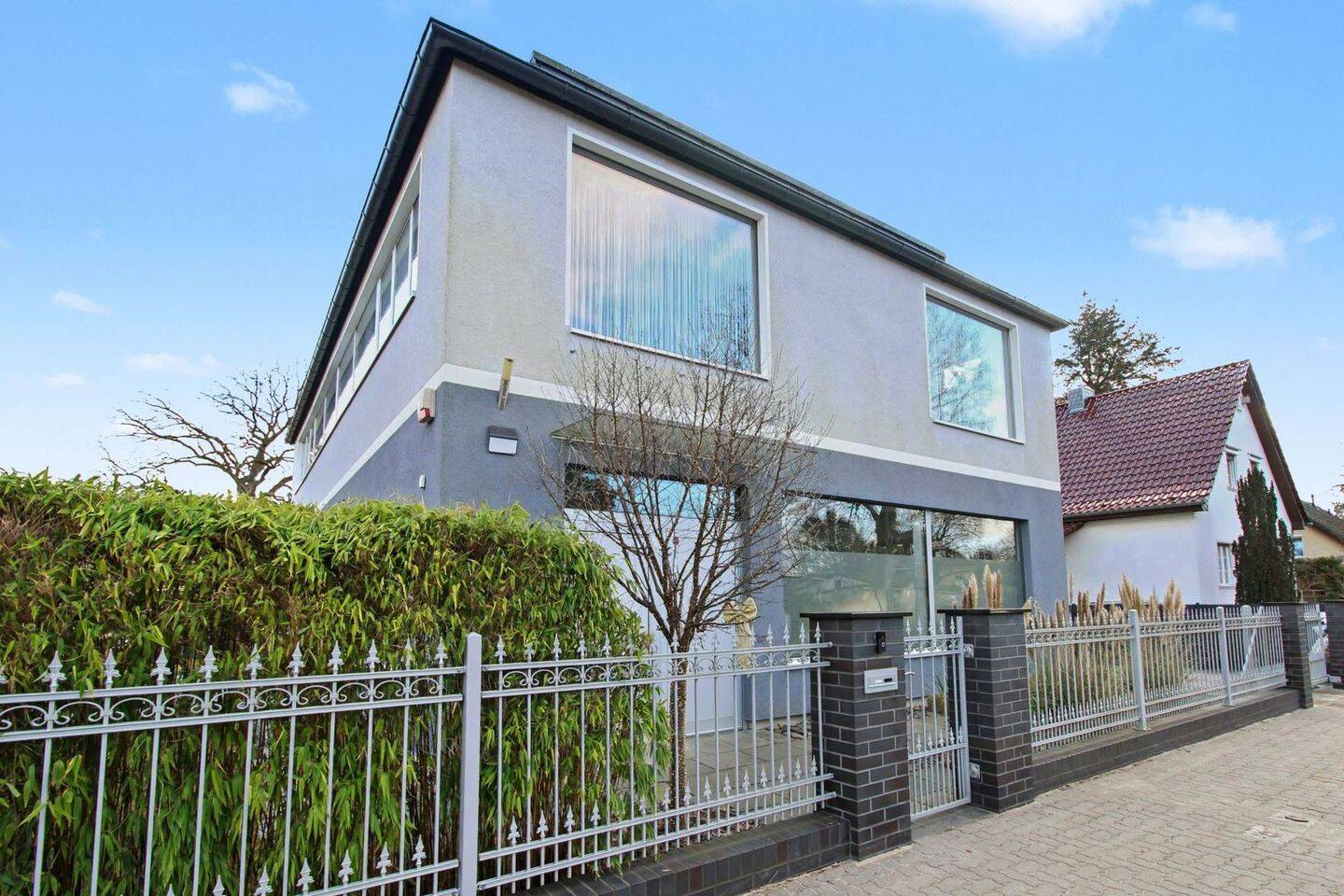 Exklusives Einfamilienhaus mit Spa und Loft-Charakter nahe Berlin