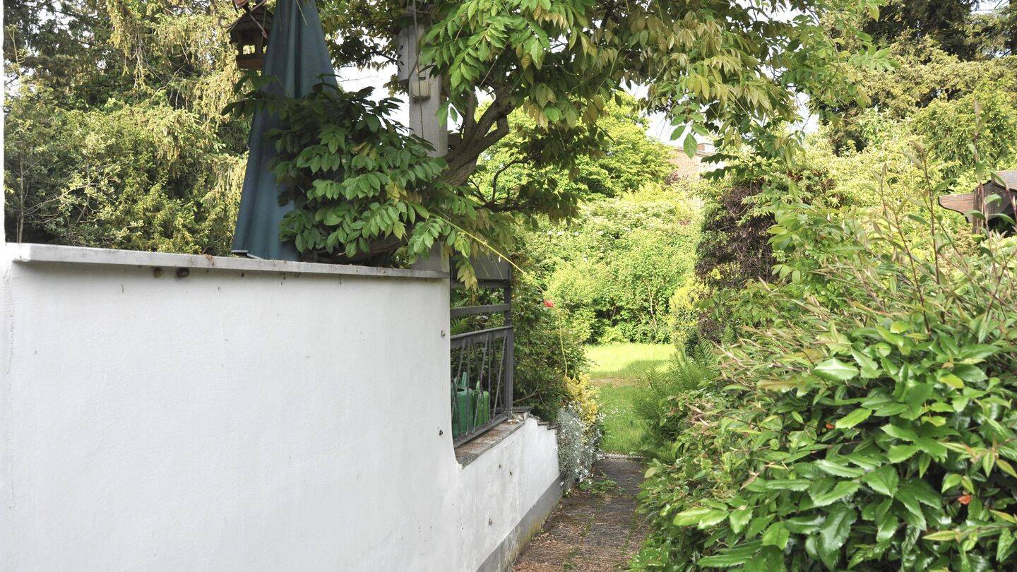 Sanieren oder neu bauen: charmantes EFH, 6 Zimmer, Einliegerwohnung, großer Garten, Garage – Düsseldorf – Vorschaubild 9