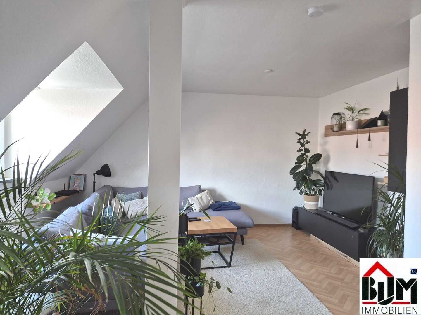 *Nürnberg-Altstadt - 3 Zimmer - Dachgeschoss - grosszügig - Kücheneinrichtung möglich - Bad mit Fenster* – Nürnberg – Vorschaubild 3