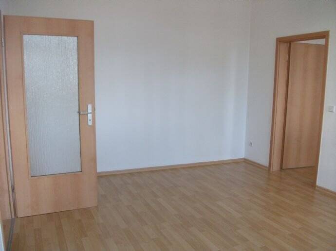 MIT DUSCHE- Süsse 2-Raum-Wohnung mit Laminat in guter Lage – Chemnitz – Vorschaubild 4
