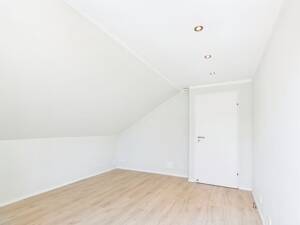 Hoch hinauf: 4-Zimmer mit Südbalkon und Weitsicht in Feuerbach! – 70469 Stuttgart – Vorschaubild 9