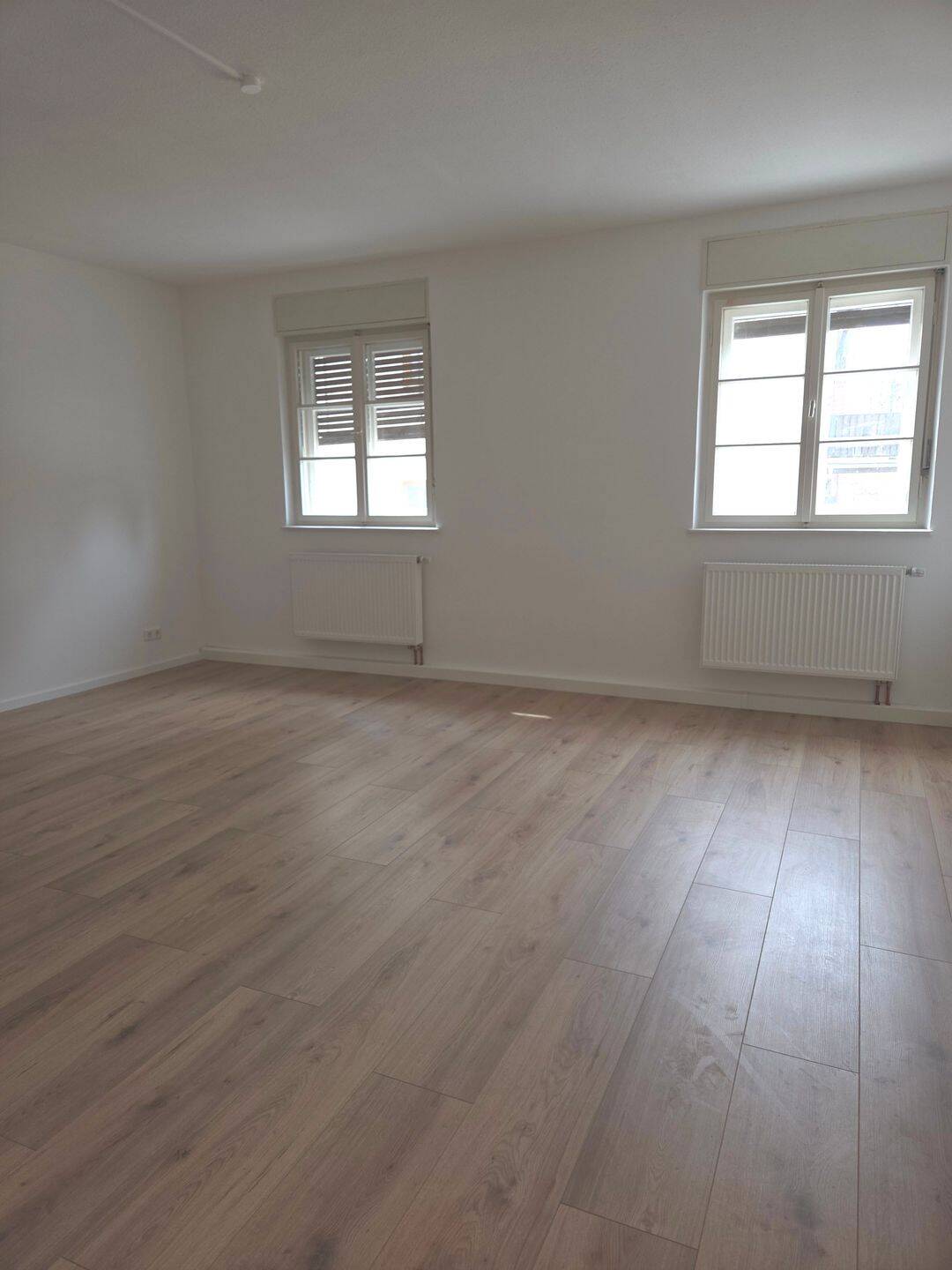 Schwabach-Denkmalschutz! Charmante, renoviert 3-Zi-Altbau-Whg, 74 m², im Erdgeschoss