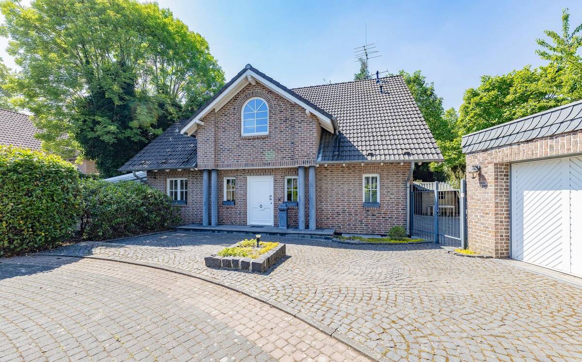 * Familienfreundliches Architektenhaus mit besonderem Wohnflair * – 40629 Düsseldorf – Bild 1 von 9