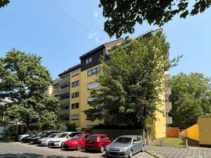 NÜRNBERG-NORD: RUHIG GELEGENE 3-ZIMMER-EG-WOHNUNG MIT GROSSER TERRASSE UND AUSSENSTELLPLATZ – 90408 Nürnberg – Vorschaubild 1