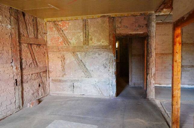 3-Familienhaus im Einzeldenkmal teilsaniert in der Ortsmitte der Gemeinde Frankenblick OT Schalkau – Schalkau – Vorschaubild 8
