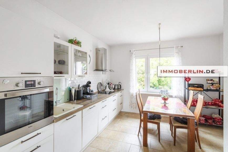 IMMOBERLIN.DE - Fabelhaft saniertes Haus mit Sonnengarten & Garage in sehr familienfreundlicher Lage – Berlin – Bild 1 von 9