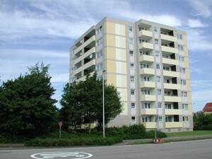 renovierte 3-Zimmer-Wohnung mit Vollbad und Balkon