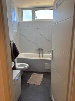 Dreizimmerwohnung mit Balkon – 65929 Frankfurt am Main – Vorschaubild 2