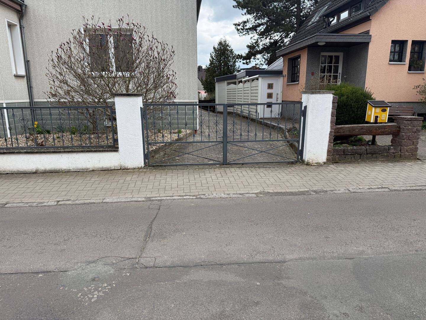 Domblick, tolle Lage, innenstadtnah, erschwinglich. Platz für die ganze Familie und (wenn gewünscht) auch für Ihr Büro. – Magdeburg – Vorschaubild 4
